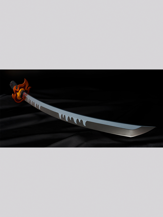 鬼滅の刀」から炭治郎の日輪刀が、「PROPLICA」ブランドでグッズ化！炎
