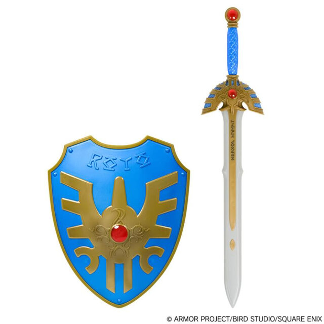 メタリックブルーに輝く「ロト装備」がクール！「ドラクエ ふくびき所