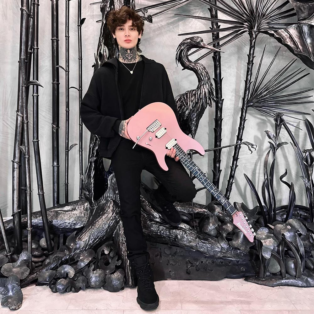 Tim Henson | ARTISTS | Ibanez guitars - アイバニーズ