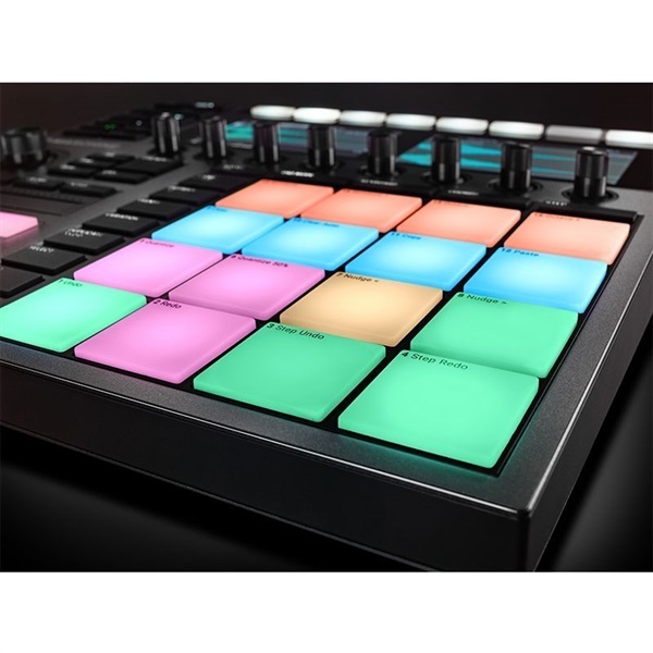 Native Instruments MASCHINE+ 【大幅値下げ！】(マシーン)(ネイティブ