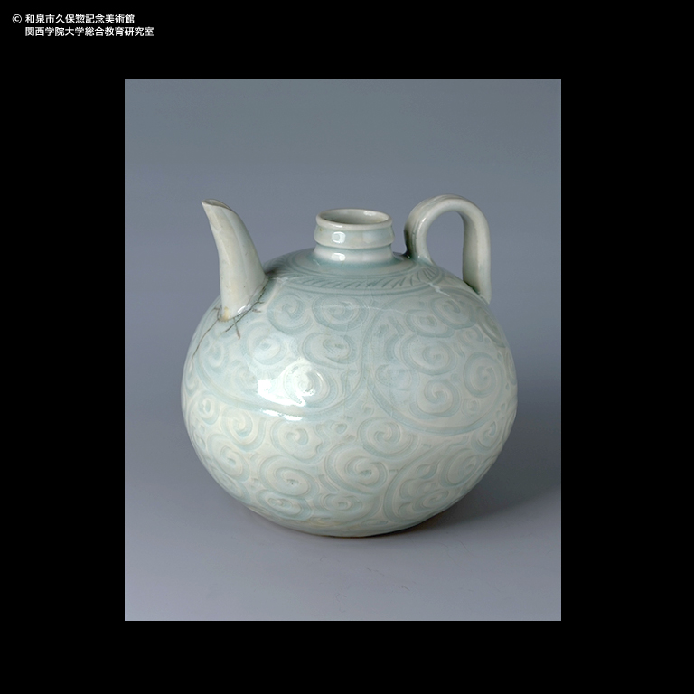 中国陶磁器】青白磁刻花唐子唐草文鉢 中国陶磁器】青白磁刻花