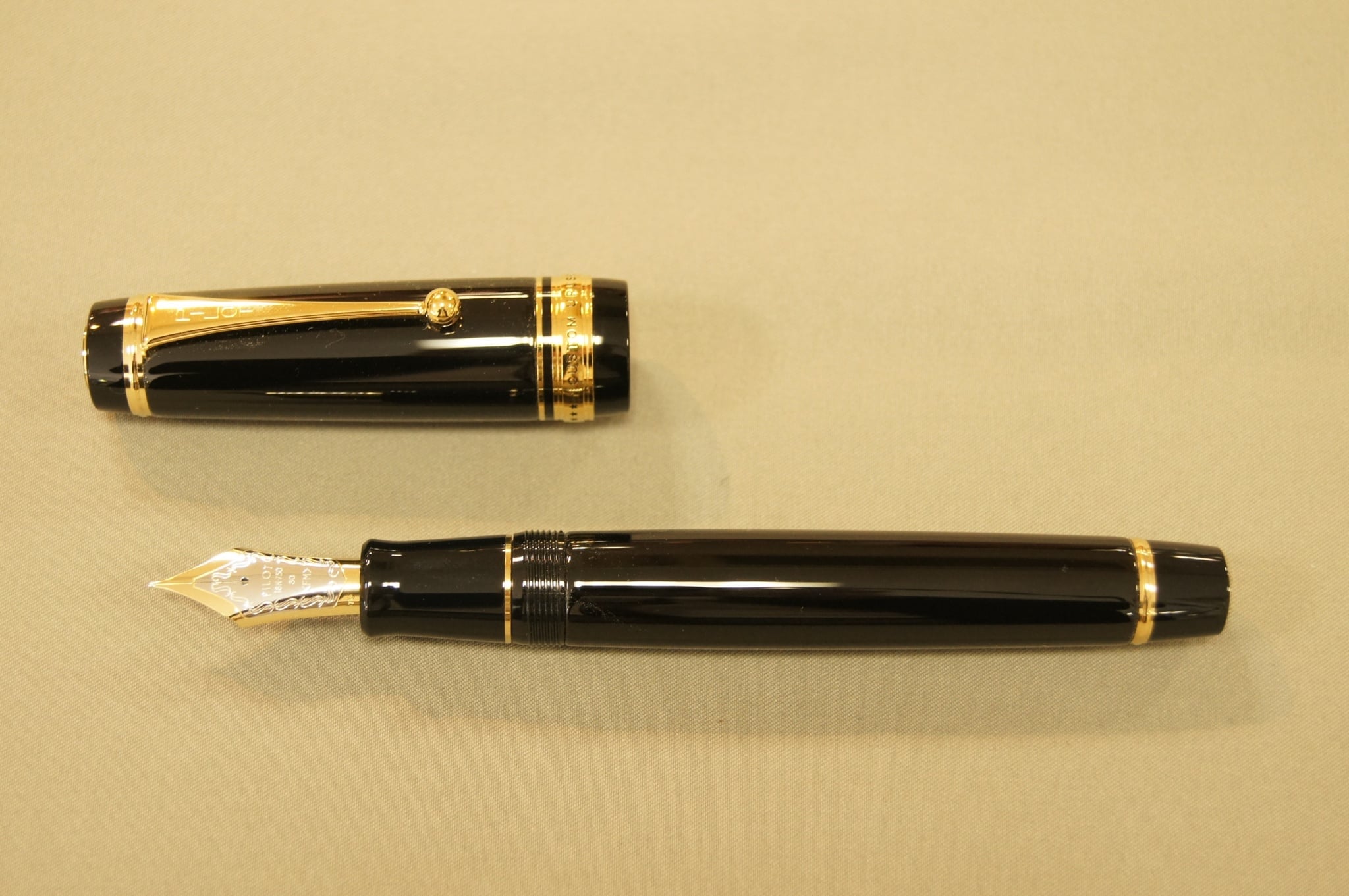 パイロット万年筆カスタムURUSHI 漆黒 中細字 FM FKV-88SR-B-FM