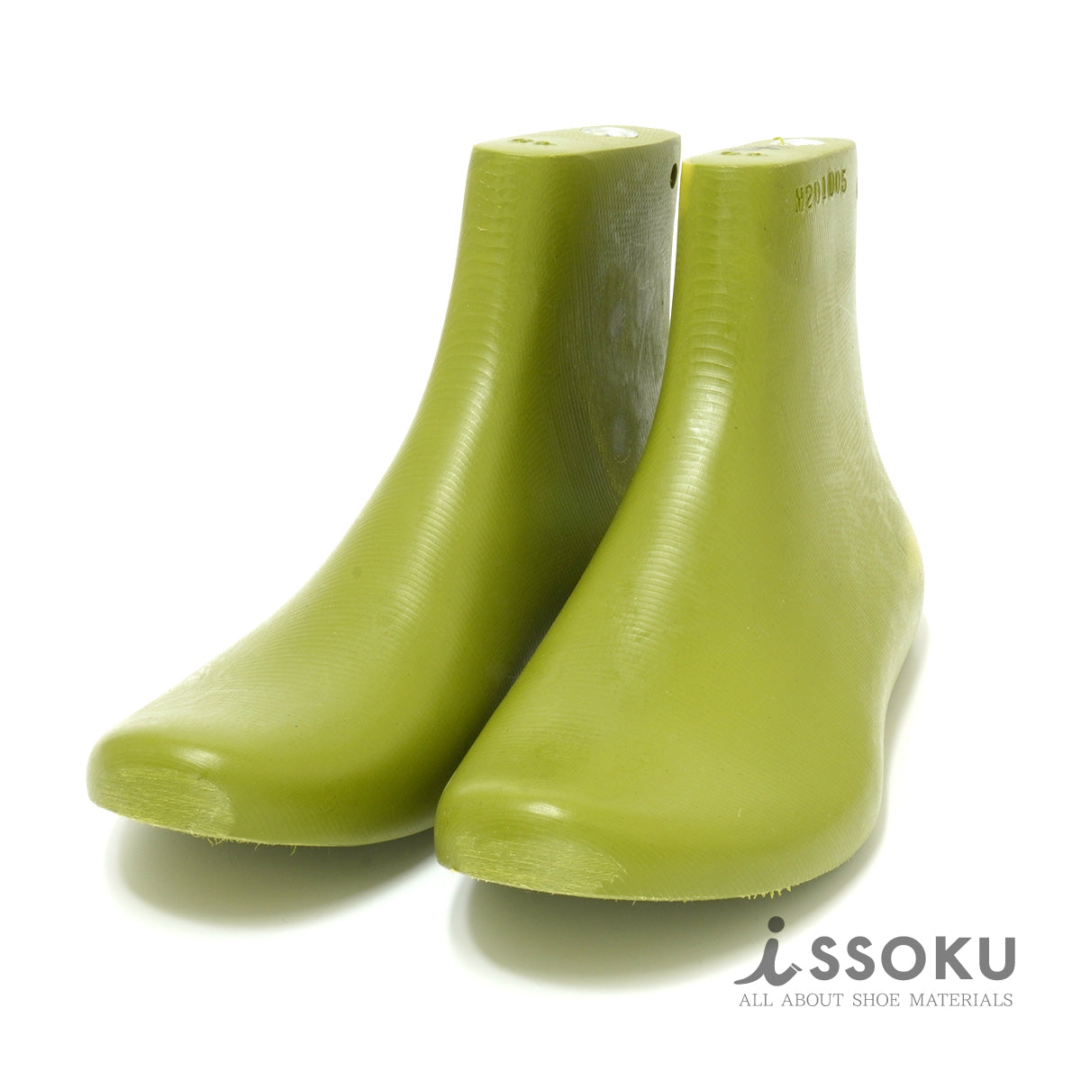 靴の木型とミンクの尻尾 靴の木型とミンクの尻尾