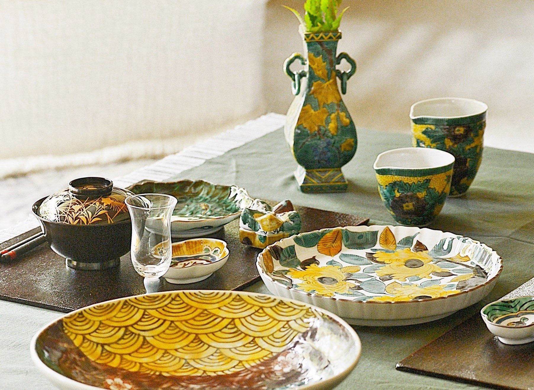 受注制作品] 瑛生の器（九谷美陶園）｜牡丹文八寸飾皿｜作家の器と