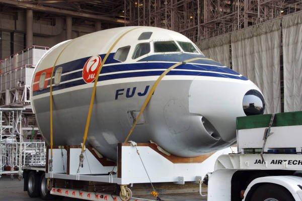 国内初のジェット機 FUJI号～半世紀前の豪華な一等席も～ 写真特集