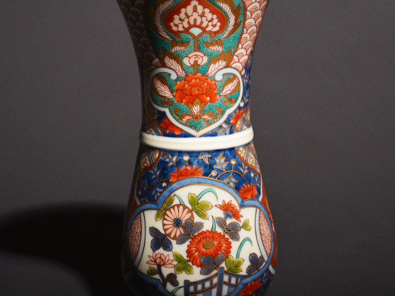 献上手古伊万里焼】花瓶 染錦本金吉祥菊牡丹地紋図