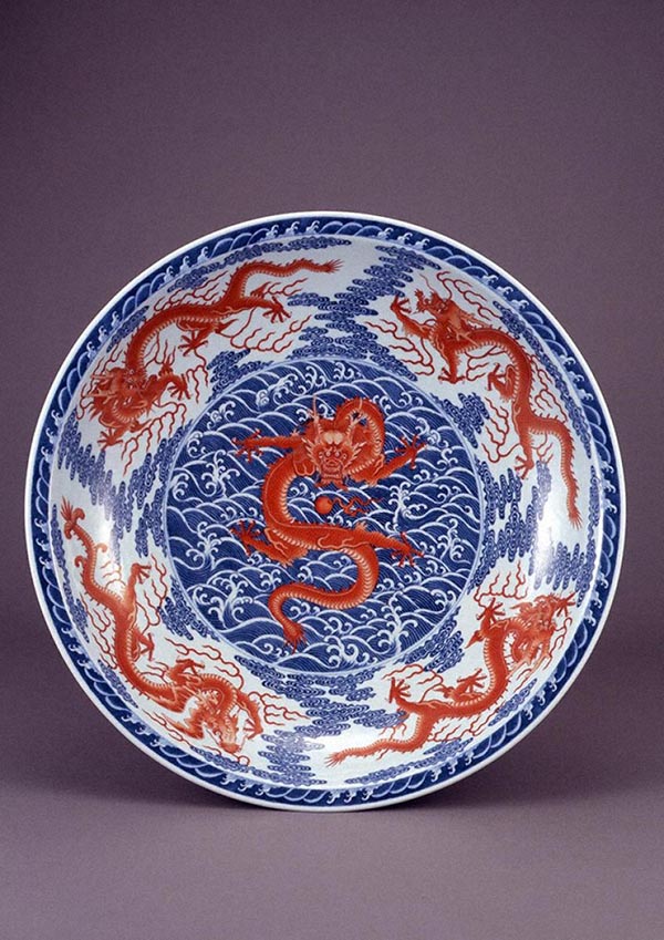 清乾隆時代 【大清乾隆年製】在銘 染付 青花蓮花文盤 官窯瓷器 (A-101