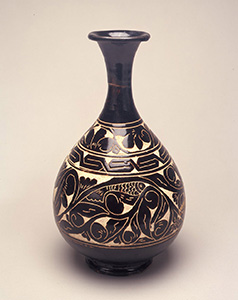 青磁貼花牡丹唐草文瓢形瓶｜今後展示予定の日本・東洋のやきもの