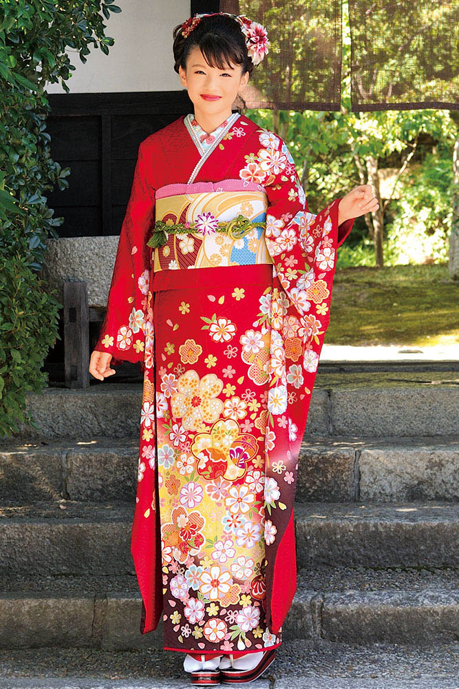 美品】赤い花柄振袖