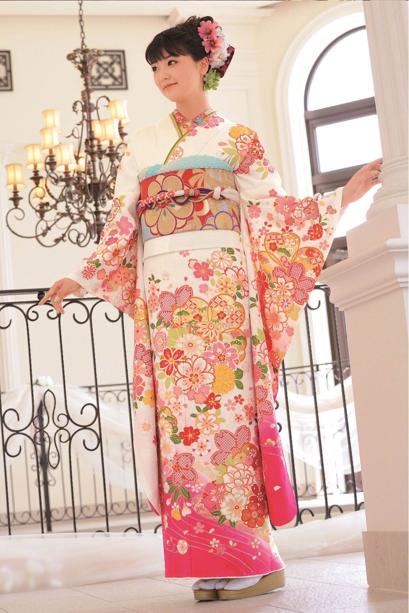 白地にピンクの上品な古典振袖フルセット 白地にピンクの上品な古典