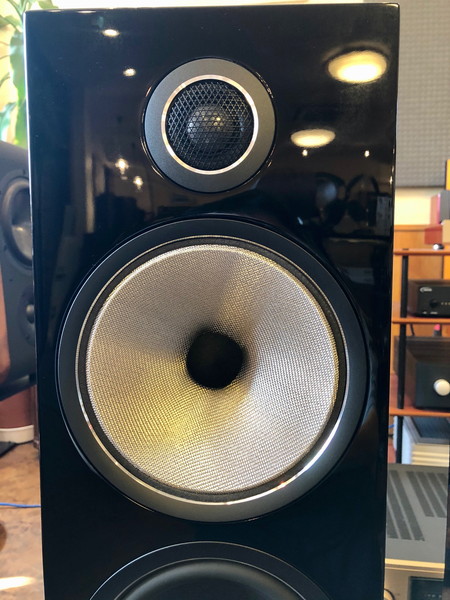 B級特価品！【スピーカー】B&W、703S2 (PAIR)のご紹介です。