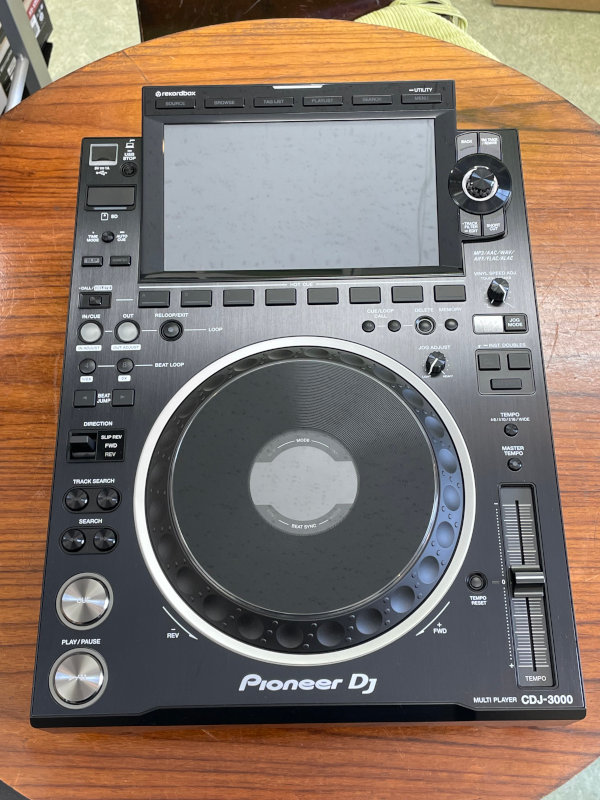 中古美品のCDJ-3000のご紹介です。