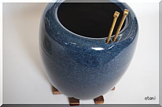 瓶掛火鉢 青銅製 古銅製 灰入り 台座付 火箸付 三脚 双耳