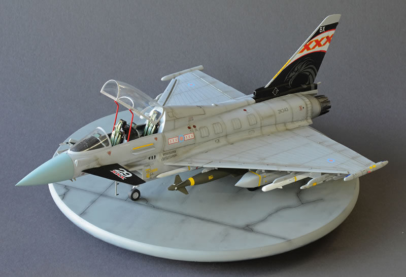 トランペッター 1/32 EF-2000B ユーロファイター タイフーン 複座型