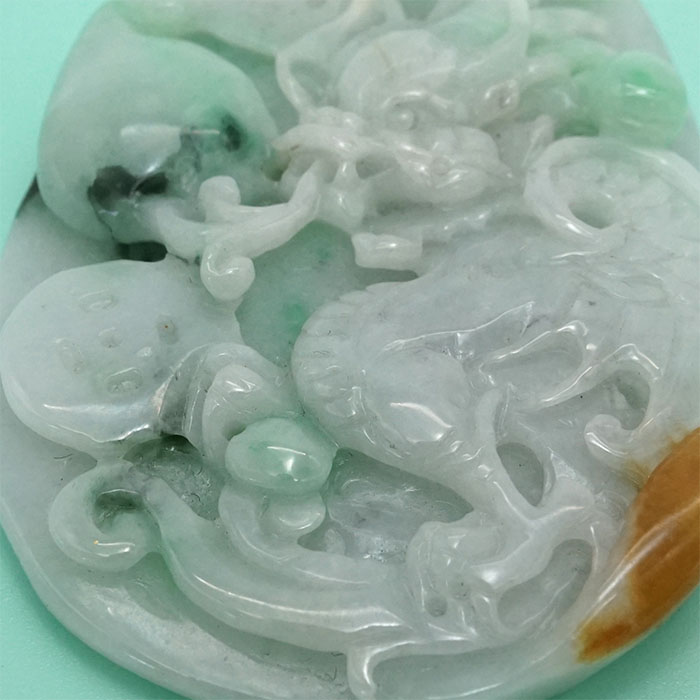 縁起物 パワーストーン 天然石 龙 仏法 神話 水 自然 逆鱗 ミャンマー