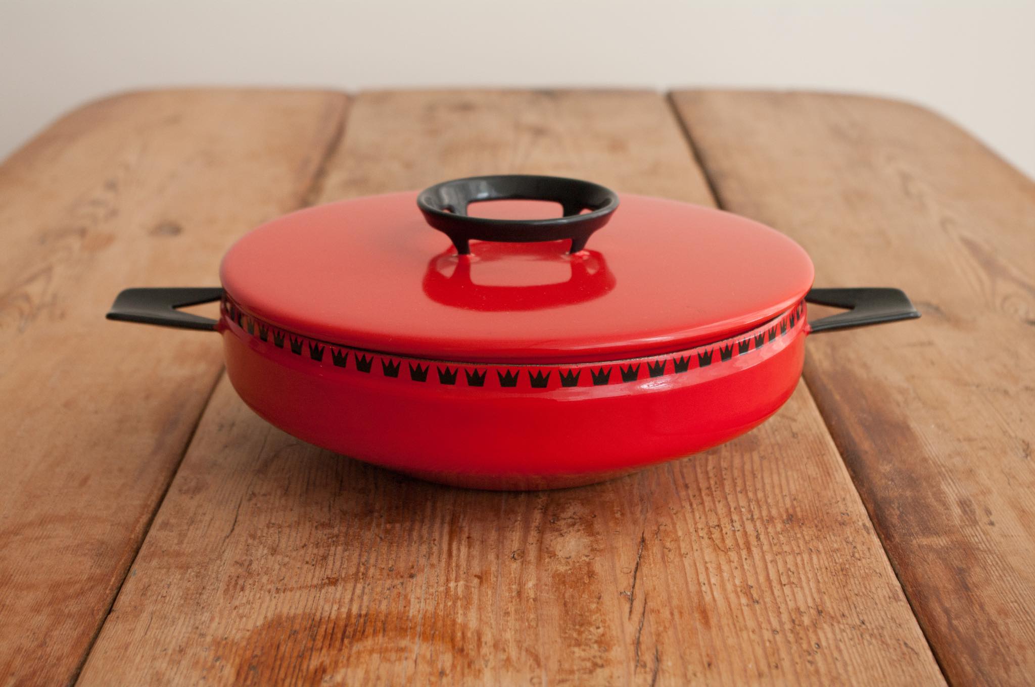 DANKOKの赤い鍋｜Luca Scandinavia | 北欧ヴィンテージ・工芸・アート