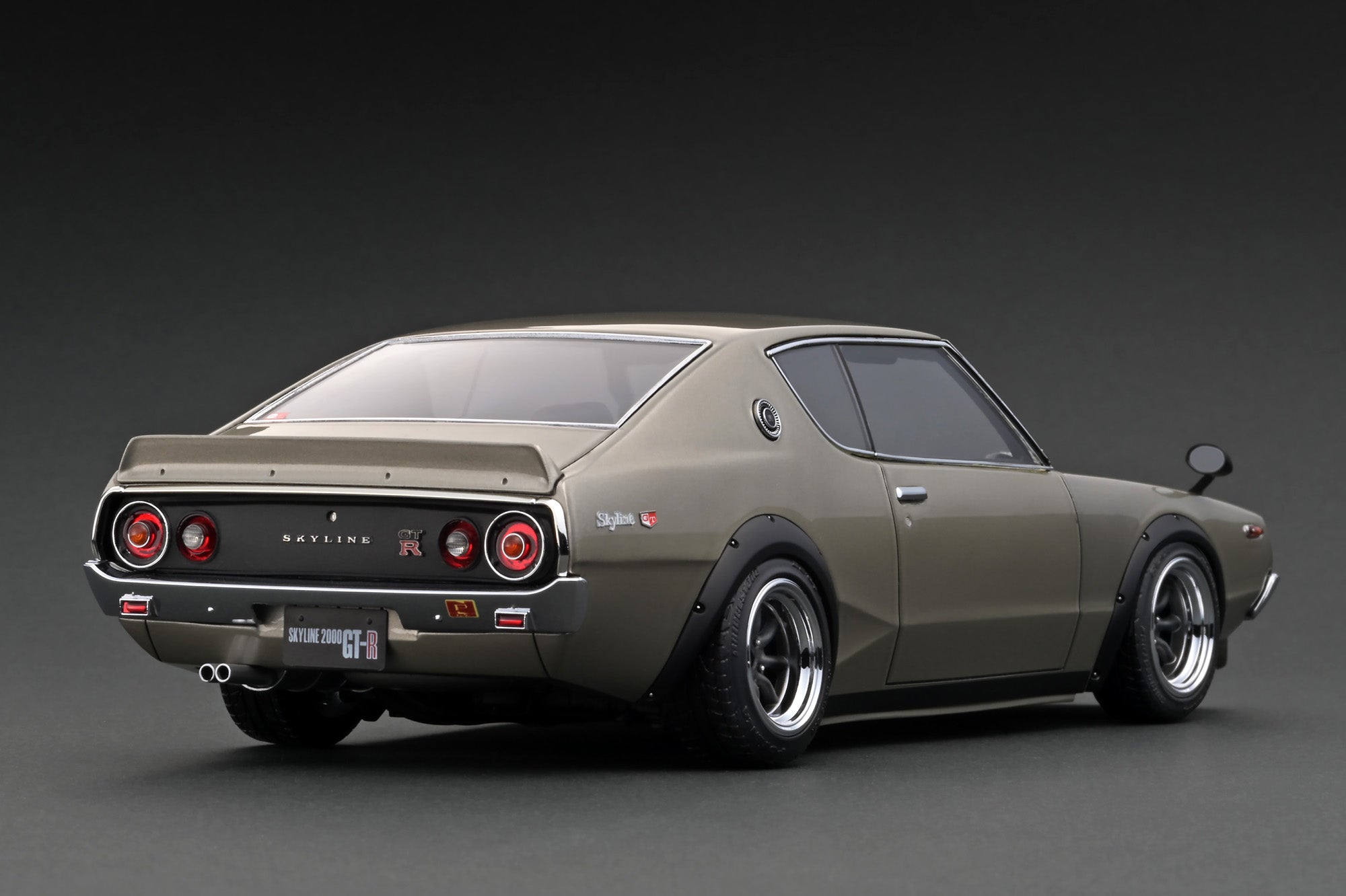 Ignition Model 1:18 Nissan Skyline 2000 GT-R (KPGC110) in Silver