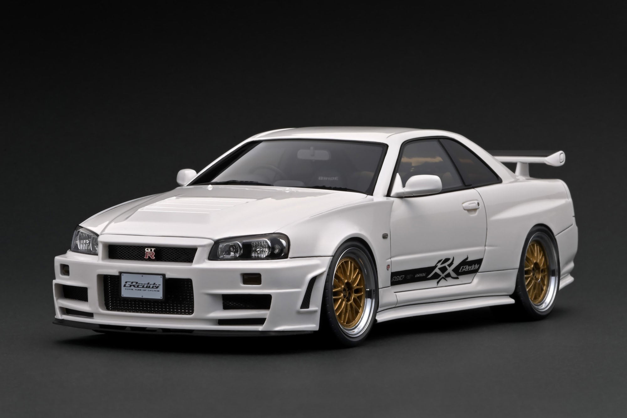 Ignition Model 1:18 Nissan Skyline (R34) GT-R Z-Tune in White