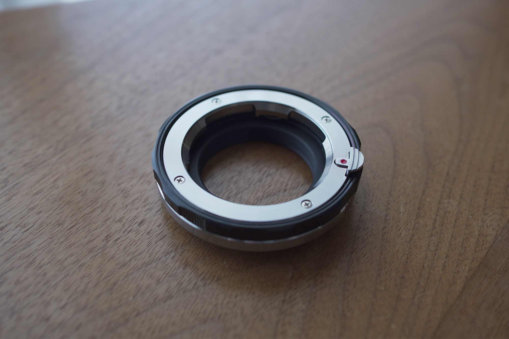 フォクトレンダーを「寄れるレンズ」に変える。焦点工房「ヘリコイド