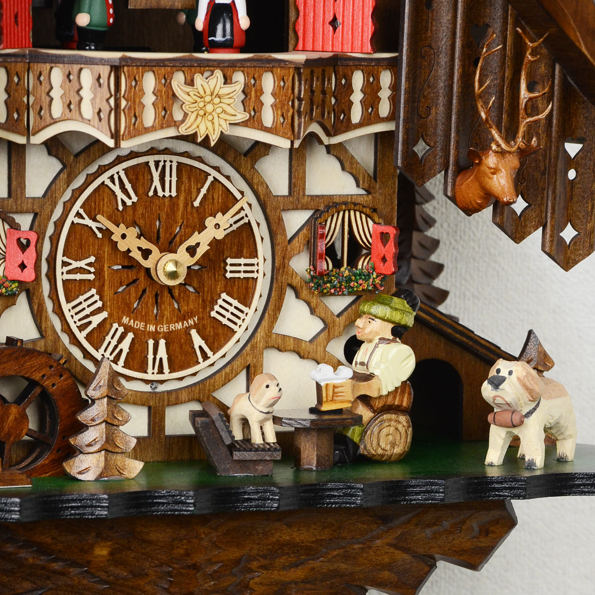 特集から選ぶ鳩時計】 :: クォーツ式鳩時計 ドイツと言えばビールで