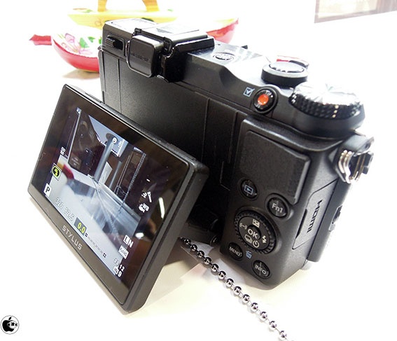 オリンパス イメージングの高級デジタルカメラ「STYLUS XZ-2」を