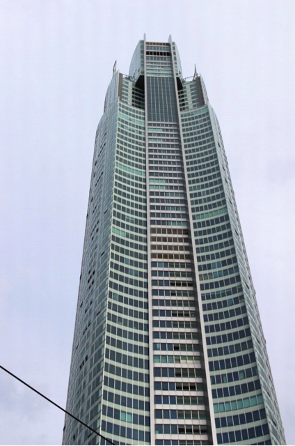 超高層レジデンスQ1タワーゴールドコーストサファイアクリスタルオブジェ