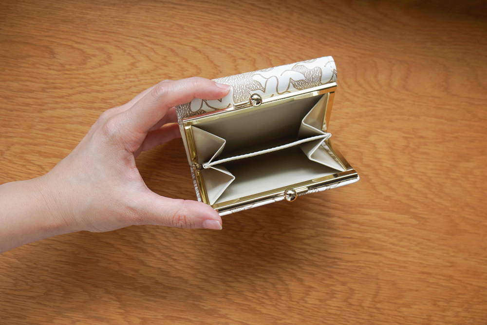 こだわり詰まった“文庫革”のお財布 | marble SUD マーブルシュッド