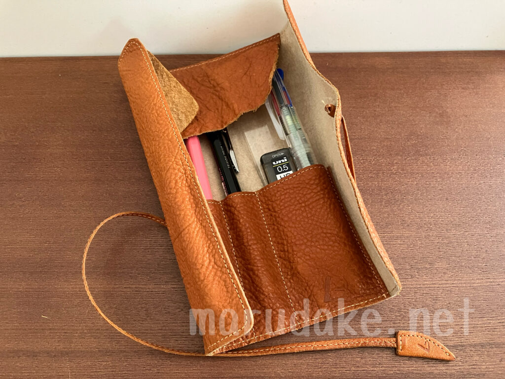 土屋鞄のロールペンケースを11年使用した感想 オイルヌメ革の経年変化