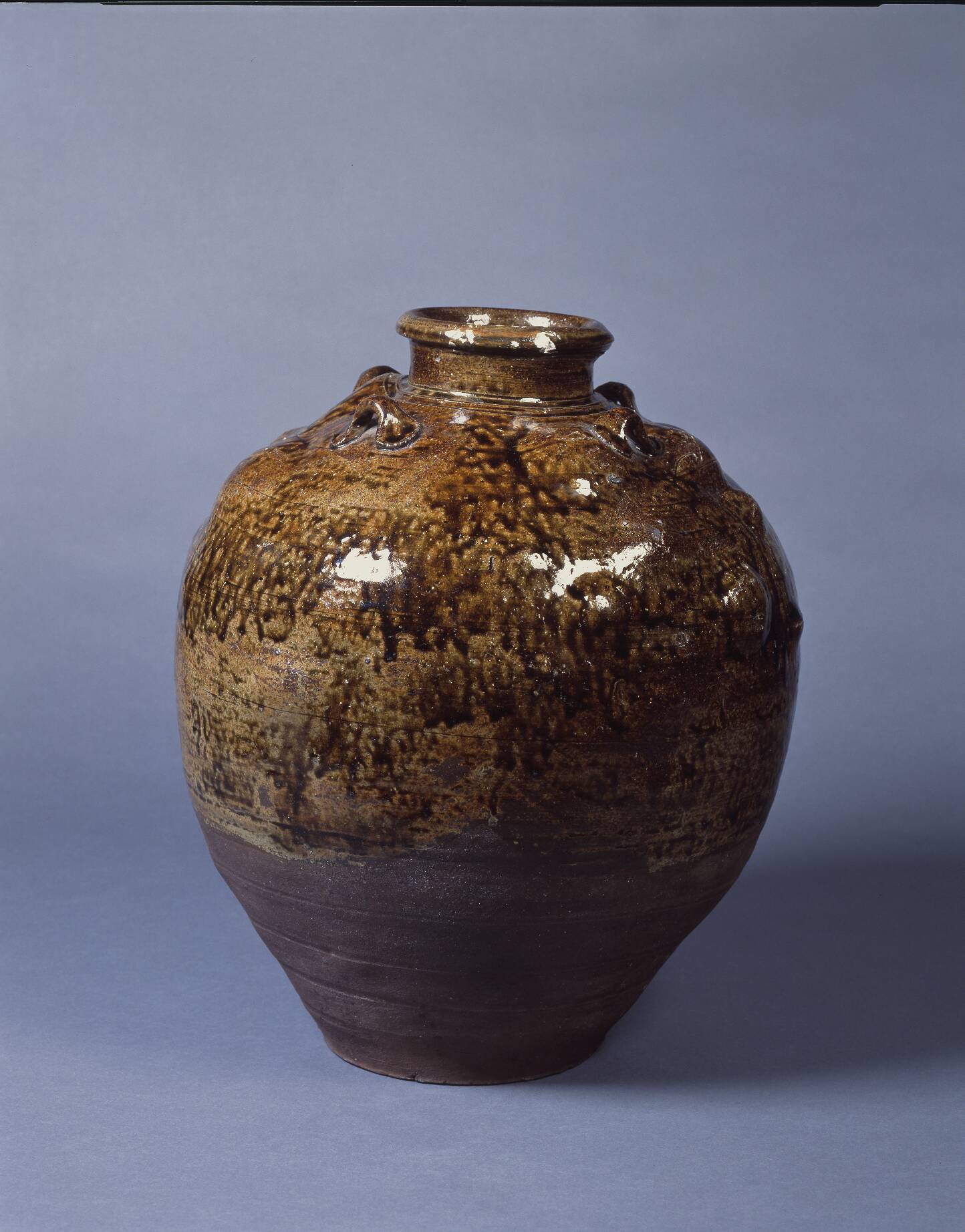 灰釉四耳壺 – 兵庫陶芸美術館 収蔵品データベース