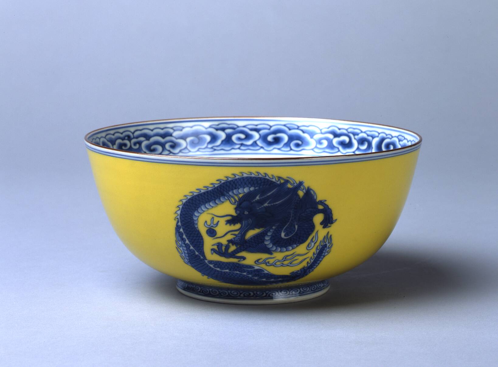 中国 大清光緒年製 黄釉 龍雲文鉢 C 7948 【公式通販】