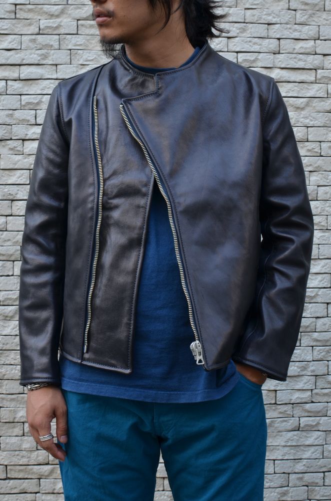 BRU NA BOINNE (ブルーナボイン) アランジャケット [NAVY] が入荷しま