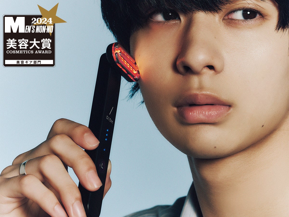 DISM 美顔器 ブラック 美容ギア部門BEST5】「DISM」のスリムな美顔器が初