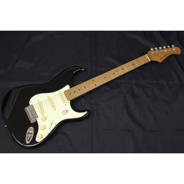 新品 Bacchus(バッカス) ／ BST-1-RSM／M BLK ストラトキャスター