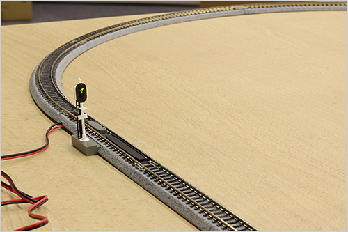 KATO】 鉄道模型レイアウトに信号機を設置してみよう | 鉄道模型 通販
