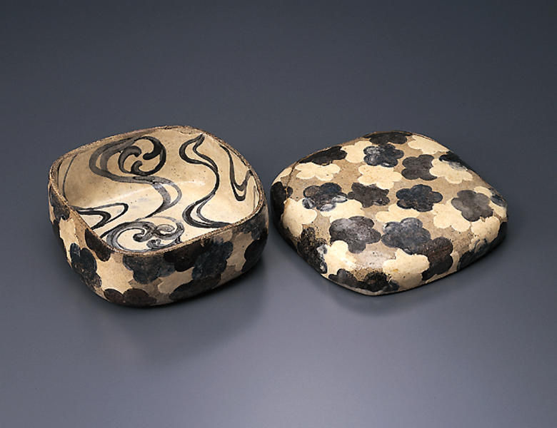 乾山写し透かし鉢水仙 乾山写し透かし鉢水仙 乾山写し透かし鉢水仙