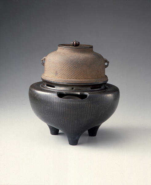 真形釜、朝鮮風炉 （宮崎寒雉作） - MIHO MUSEUM