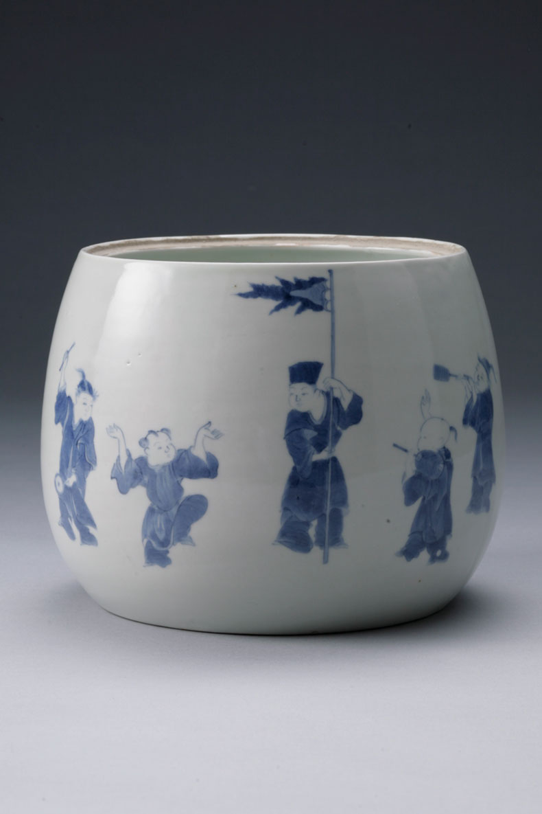 佐世保 平戸三川内焼 白磁鯉図水指（漆塗り蓋付き） 佐世保 平戸