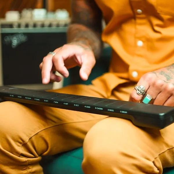 数量限定特価》Artiphon Chorda (White) ホワイト [ シンセサイザー