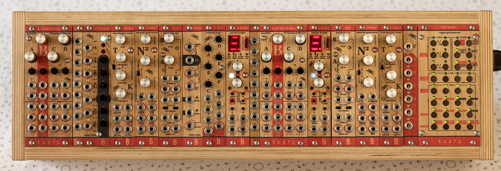 Bastl Instrumentsから木製モジュラーシンセ 10 eurorack modules が