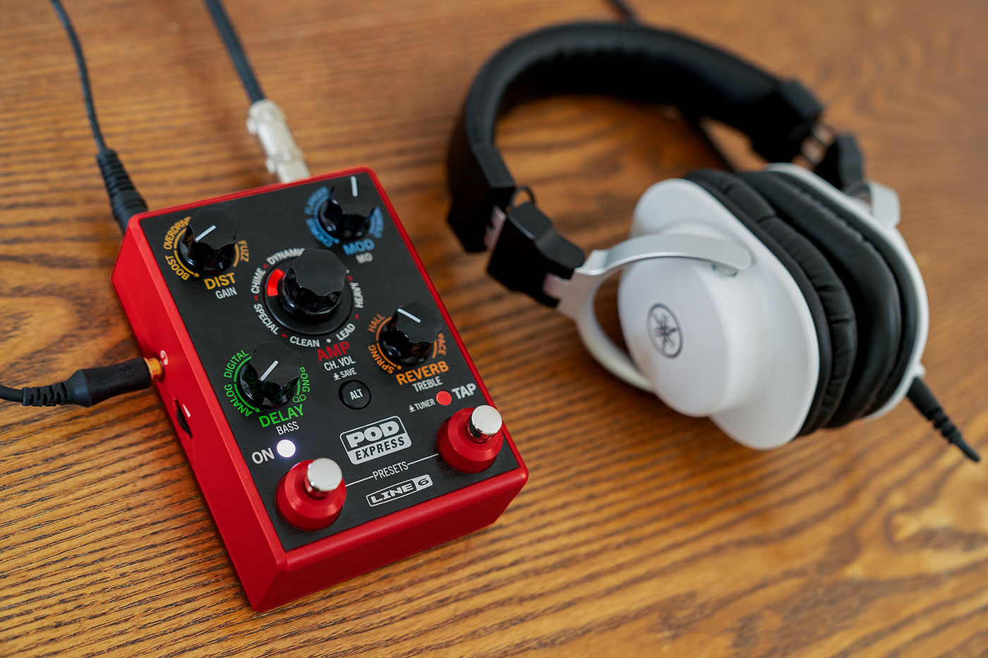 Line 6がアンプ/エフェクト・プロセッサー「POD Express Guitar」「POD