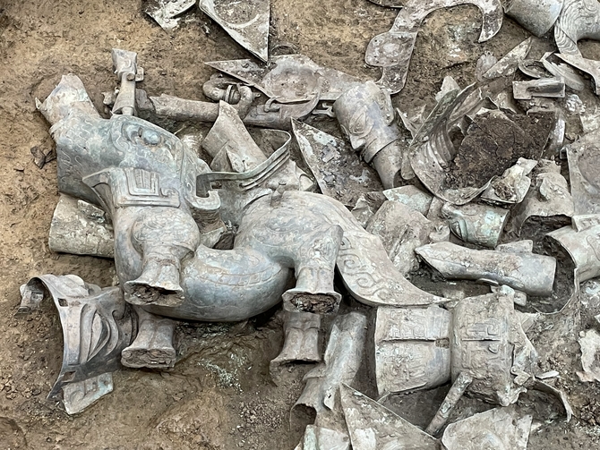 中国 青銅器 三星堆 長江文明 動物頭部 四川省 蜀 発掘 出土 骨董 古美術