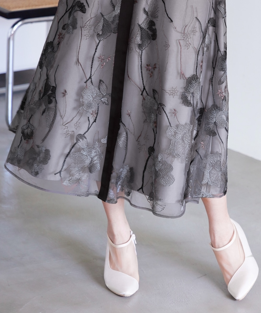 結婚式・パーティー・オケージョンドレス】Ⅴネック刺繍レース