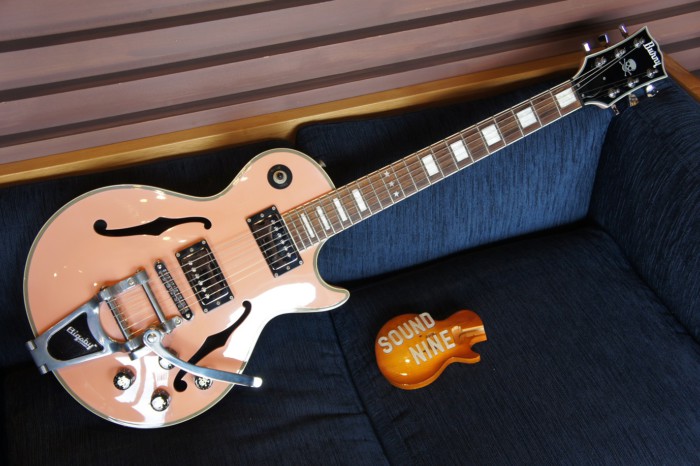 バーニーのレスポール、マーシャルのアンプ、おまけのエフェクター