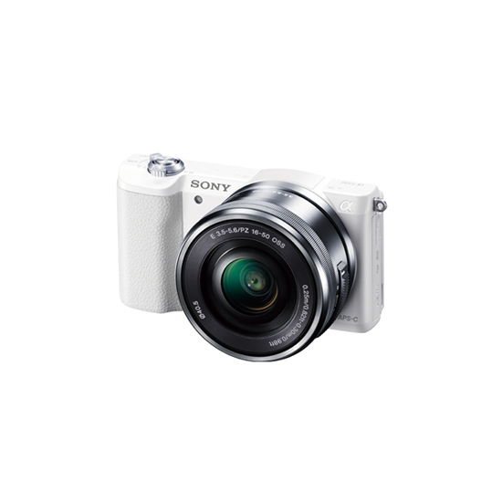 小型軽量ボディで動きの速い被写体を捉え続けるAF性能を実現 ミラー