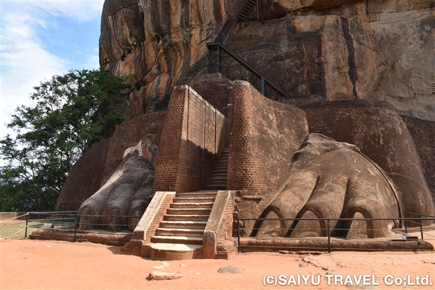 謎の美女壁画が残るスリランカの世界遺産シギリヤ・ロック | 添乗員