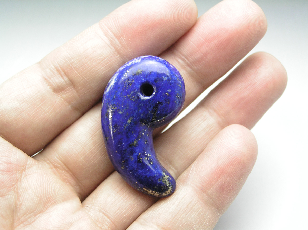 貴石彫刻 ラピス勾玉 ＜ 甲州貴石【オンラインショップ】 ｜数珠・念珠