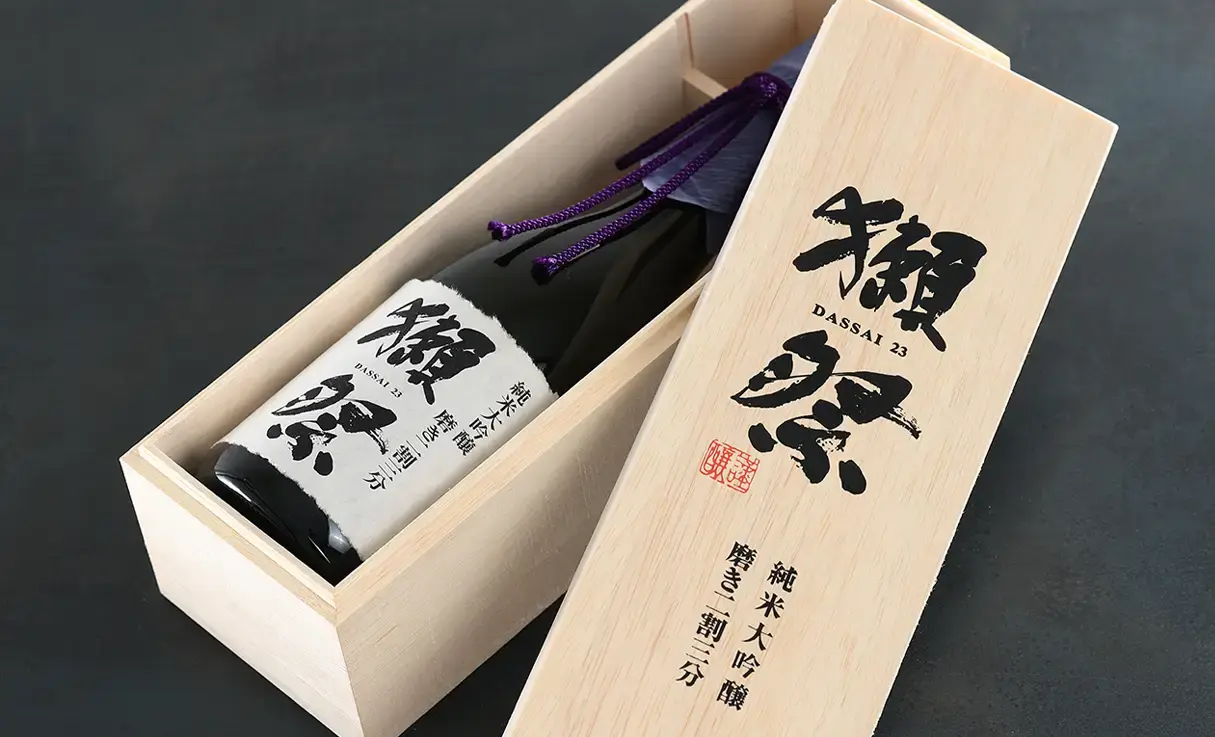 獺祭 純米大吟醸 磨き二割三分 木箱入り 720ml | 獺祭（株式会社獺祭