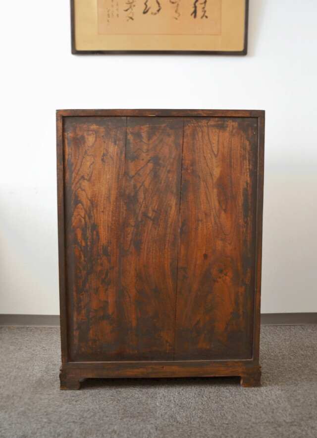 アンティークな李朝家具バンダジ（横幅81㌢、奥行43㌢、高さ75