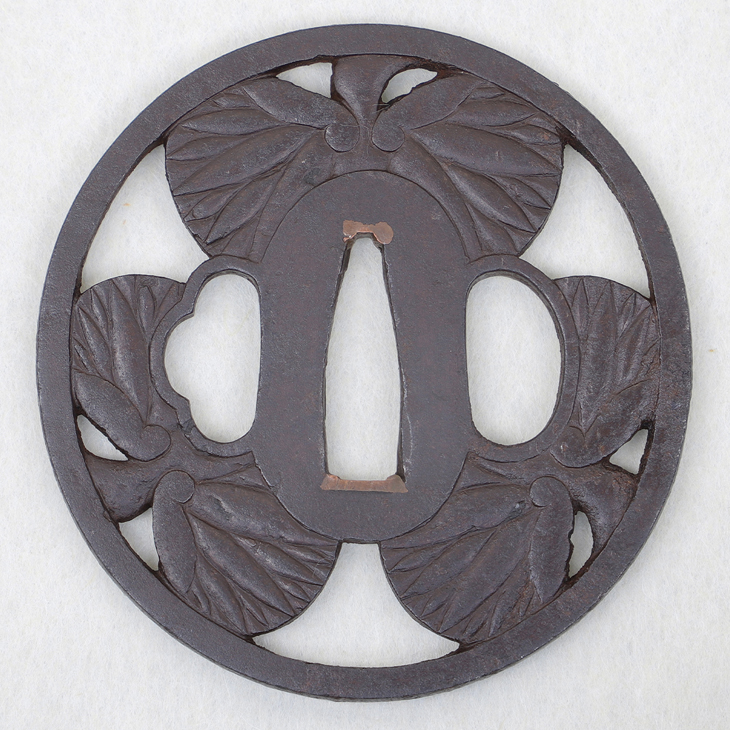 武具 刀装具 銅地 七宝三葉葵紋鍔 一對 桐箱付 C 7262 武具 刀装具 銅