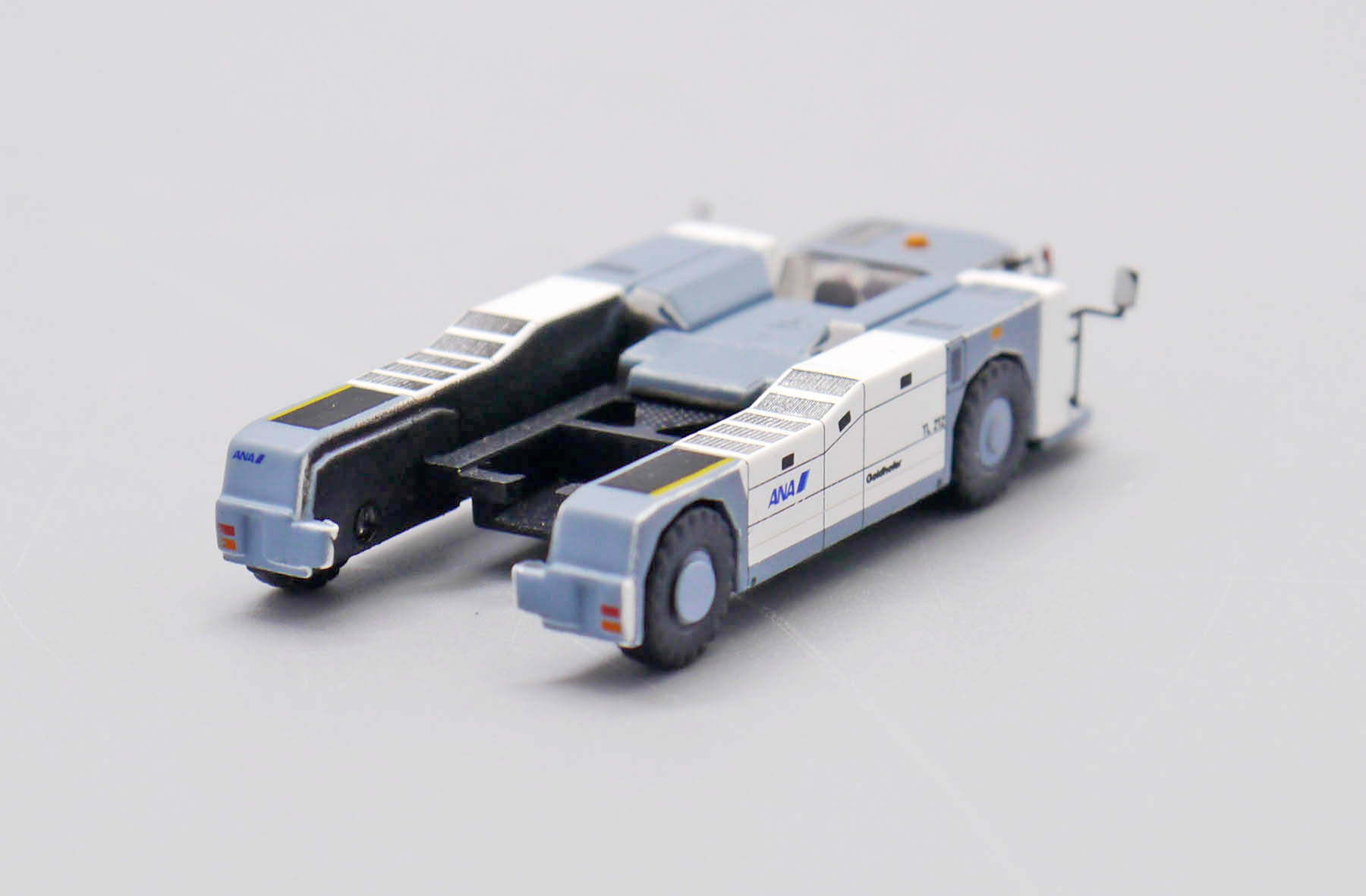 ANA トーイングカー 1/200 JC Wings WT500 JC Wings 全日本空輸（ANA